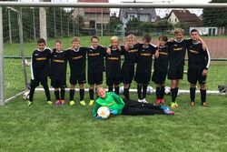 Neue Trikots für D-Jugend